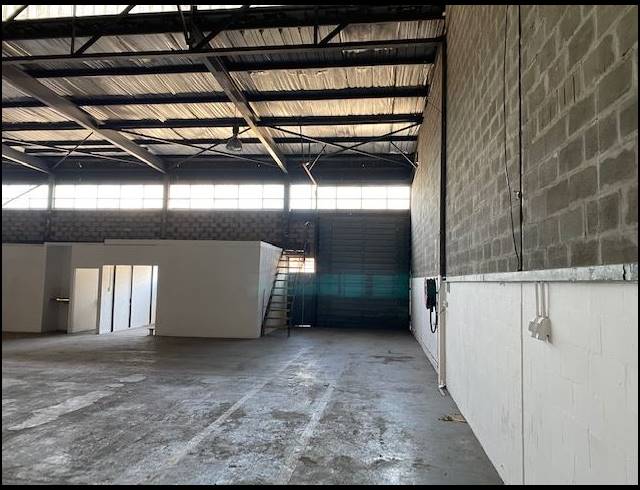 400M² WAREHOUSE TO LET IN RETREAT